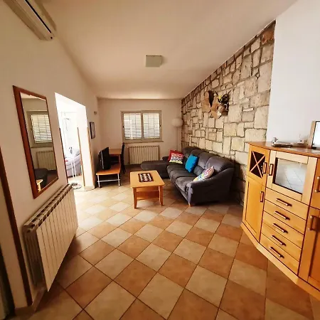 Holiday home Beachfront Zala *